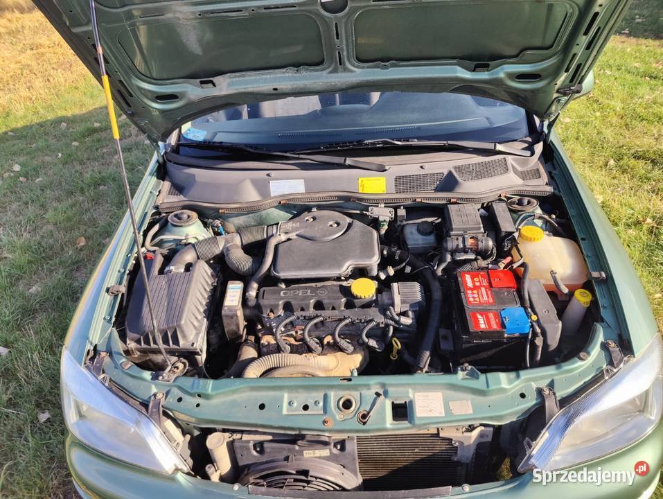 Astra G 16 8V gaz 1999r 10 lat u nas jeżdzi zielony
