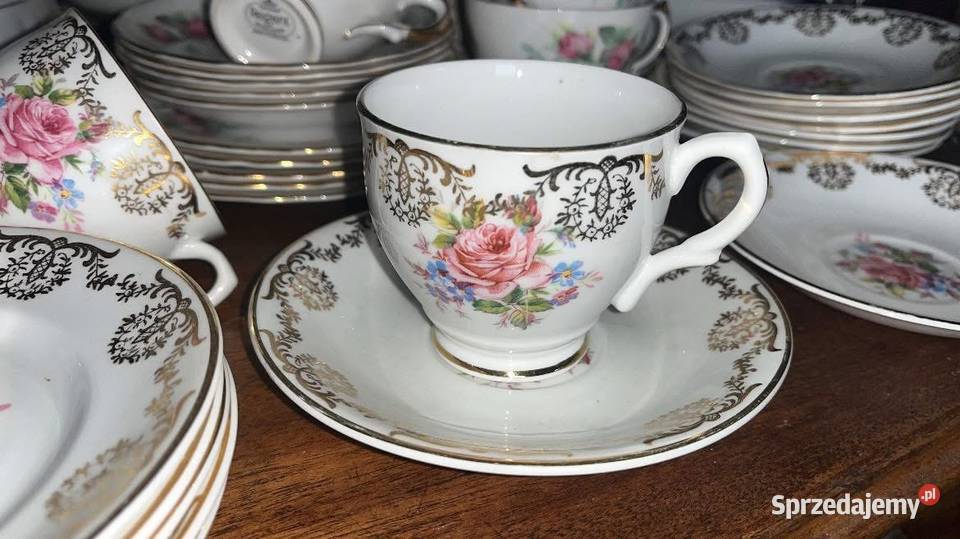 Filiżanka na spodku z 2 talerzykami England 22 Porcelana i szkło