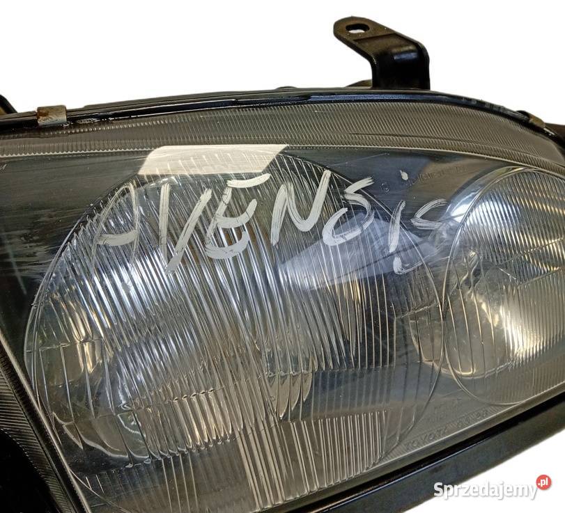 Reflektor prawy przód lampa Toyota Avensis Verso