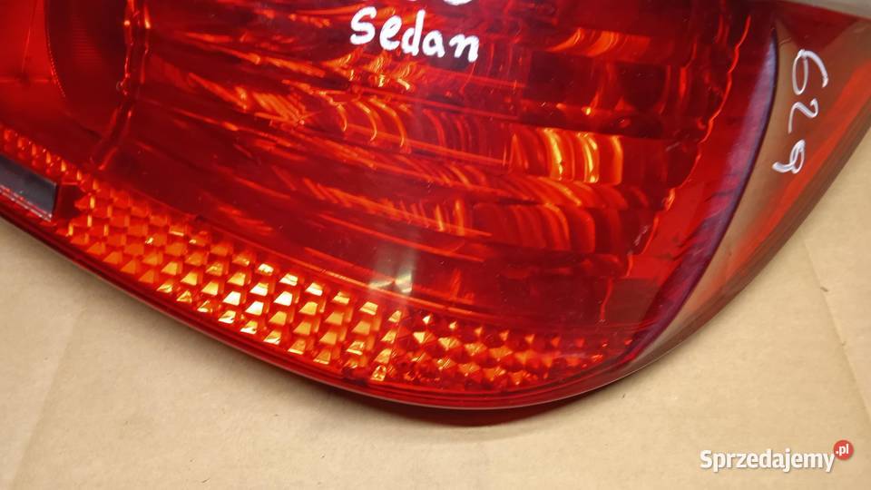 BMW E60 SEDAN LAMPA TYŁ PRAWA Światła stop Zbierkowo sprzedam