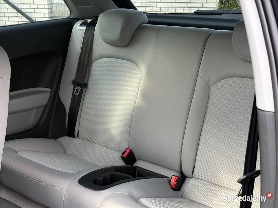 Audi A1 2011 12 Benzyna 86 koni Manual 156000 Warszawa sprzedam