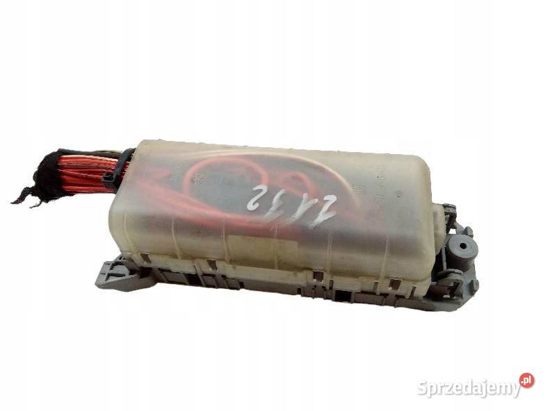 SKRZYNKA BEZPIECZNIKÓW 93332763 Opel Meriva I