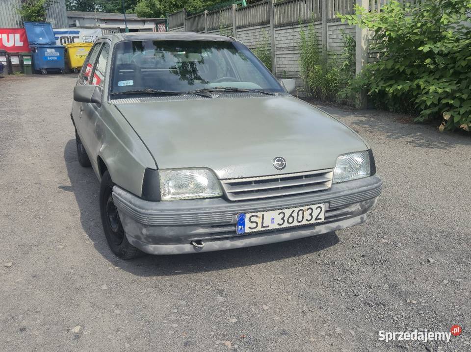 Opel kadett 1989r 13 Ważne oplaty benzyna Zabrze sprzedam