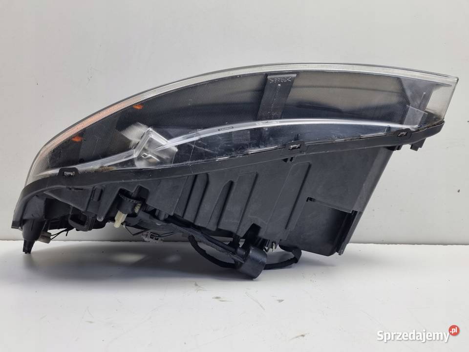 Volvo XC60 0817r PRZEDNIA LAMPA PRAWA PRAWY Janów