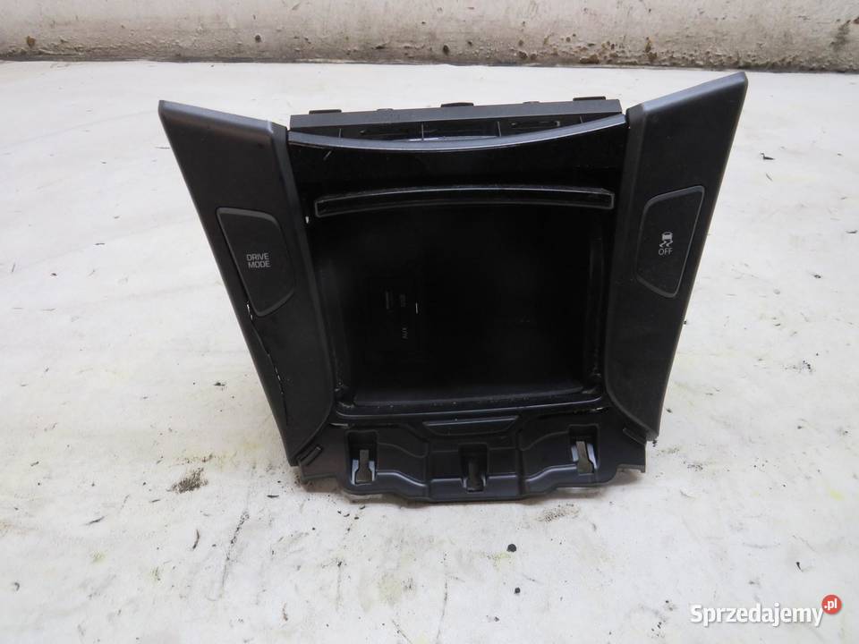 SCHOWEK PANEL ŚRODKOWY I40 LIFT 846353Z600