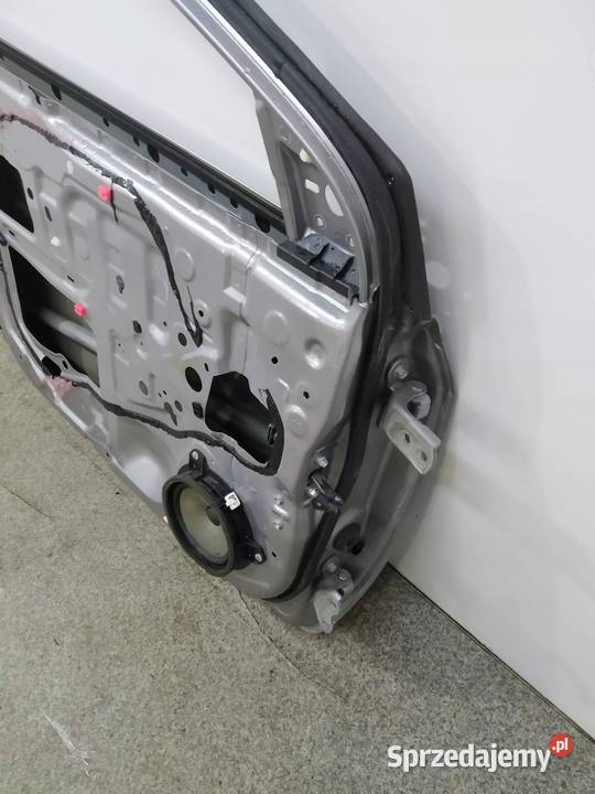 DRZWI LEWE PRZÓD E16 E17 E18 LIFT Toyota Corolla świętokrzyskie