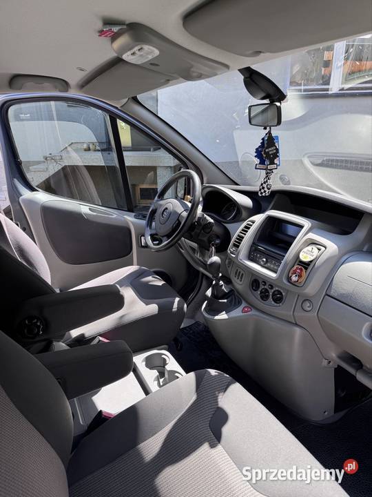 Vivaro Tour 8 osób Zadbany Prywatny nie Handlarz Vivaro małopolskie Piekielnik