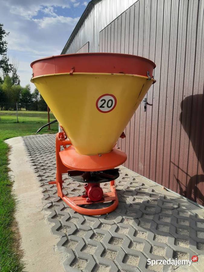 Rozsiewacz do nawozów lej RNZ Rozsiewacze nawozów sprzedam