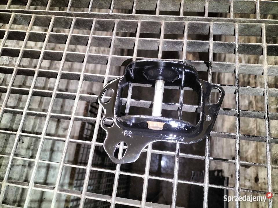 Wspornik wahacza prawy tylny BMW E46 E36 X3 E83 Poręba