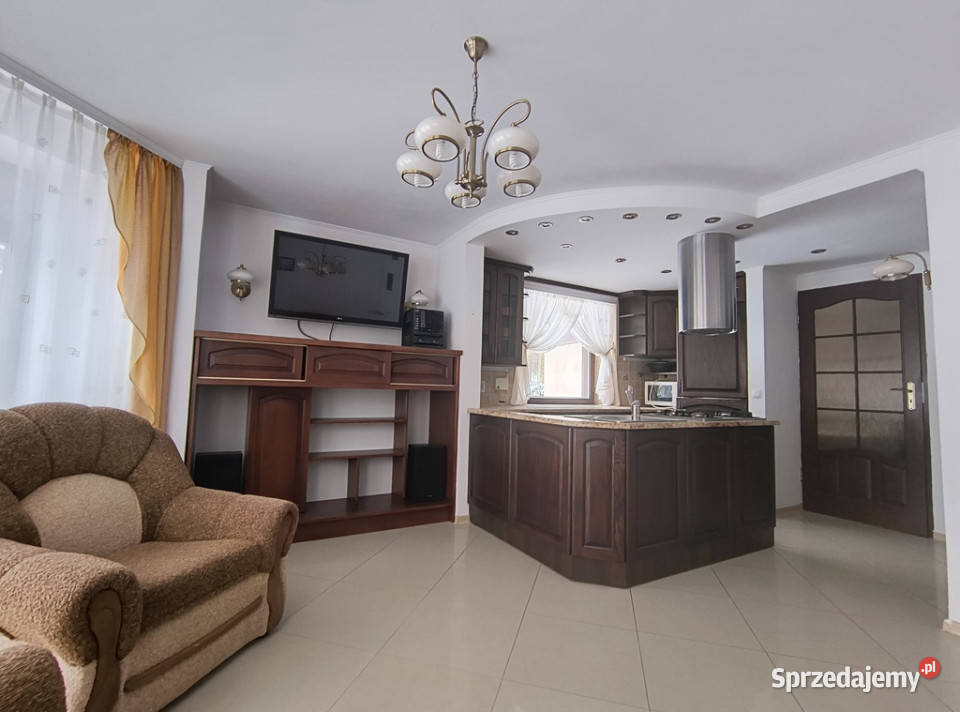 Dom z biznesem w Tomaszowie mieszkalny