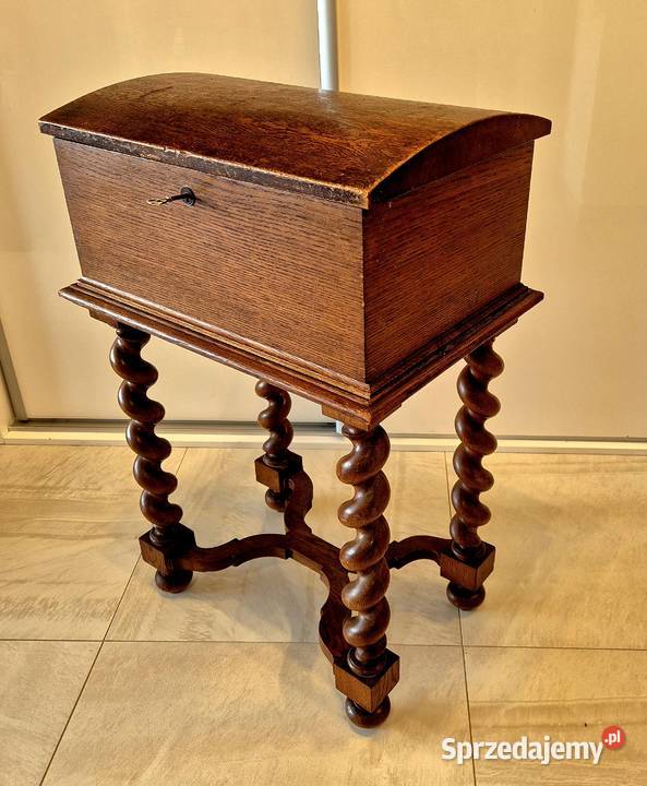 Stary drewniany kuferek skrzynia na nogach Bydgoszcz