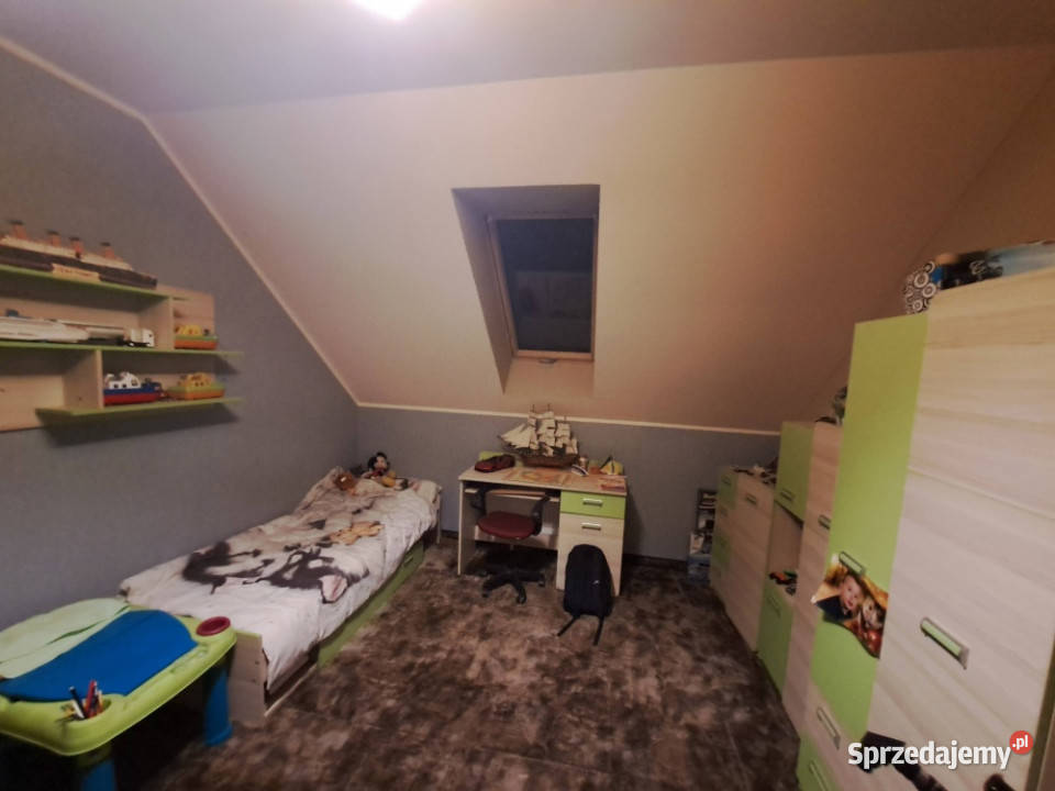 DOM W SPOKOJNEJ I MALOWNICZEJ MIEJSCOWOSCI W Ustroń