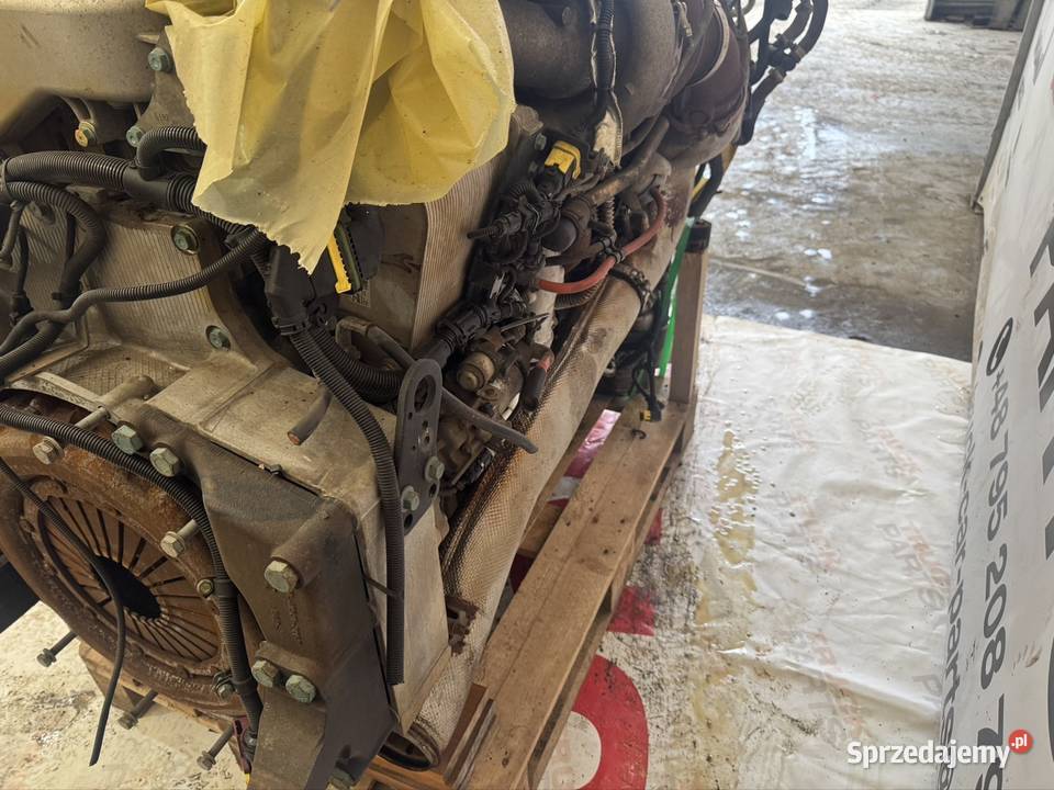 Silnik Głowica Blok Wał Pompa Części D2676LF51 Rok produkcji 2018