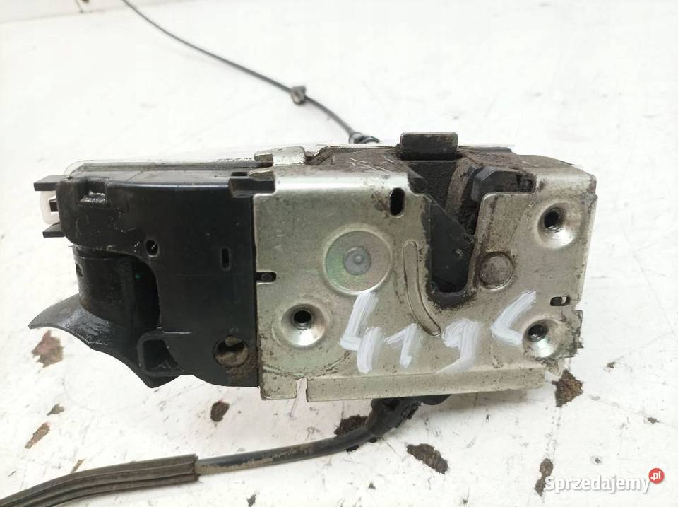 ZAMEK DRZWI LEWY PRZÓD 384978 Renault Twingo II