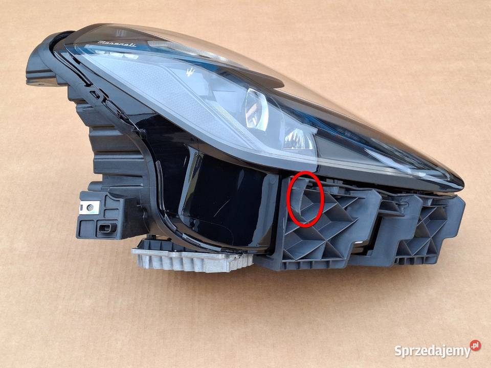 MASERATI GREACELE REFLEKTOR PRAWY FULL LED LAMPA Bieleń
