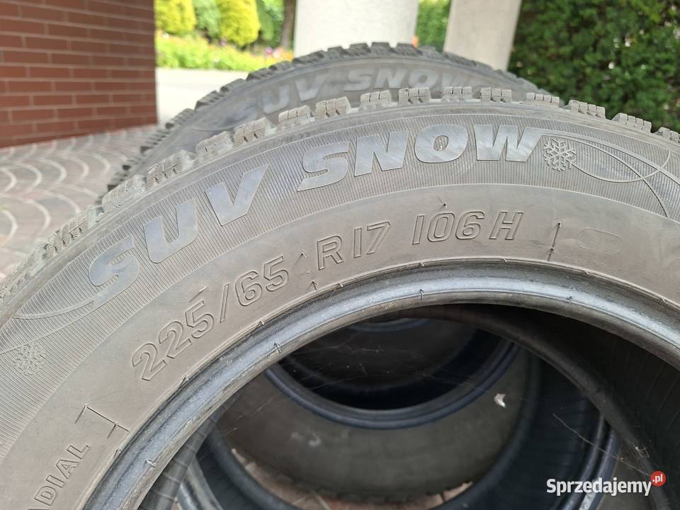 Komplet używanych zimowych opon Kormoran Suv
