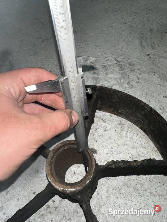 Ciężkie masywne Zabytkowe Koła taczki taczka Zwoleń