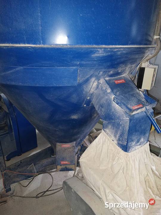 Mieszalnik pasz 2 tony 2t Kaczagórka