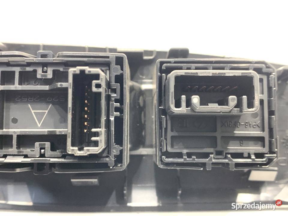 PRZEŁĄCZNIK SZYB PRAWY TYŁ LEXUS LBX 7427152400 sprzedam