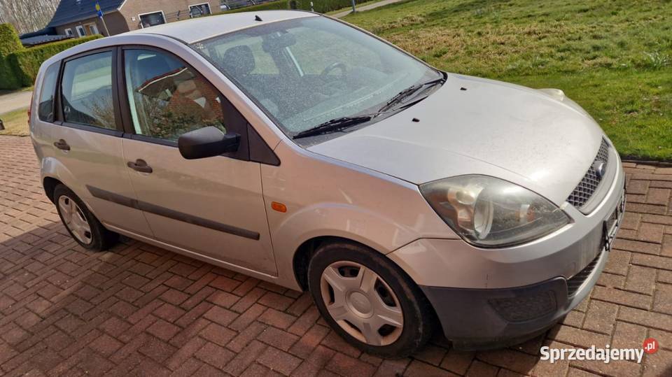 Ford fiesta 13 benzynka super autko Łuków