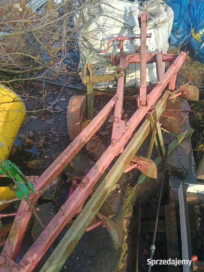 Pług 5 skibowy podorywkowy uszkodzony Pępowo sprzedam