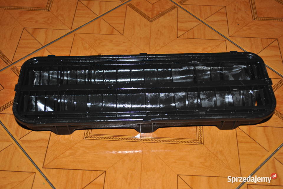 Odpowietrznik karoserii BMW E60 E61 F01 F02 F03 elementy wygłuszające śląskie Poręba