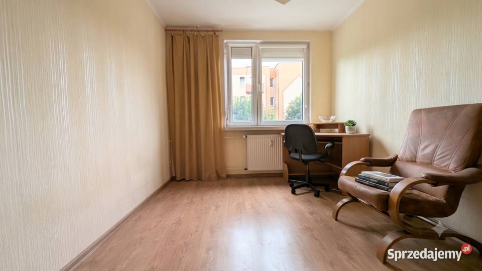 3 pokoje 2 piętro Os Piastów 57 m balkon piwnica garaż opolskie Strzelce Opolskie sprzedam