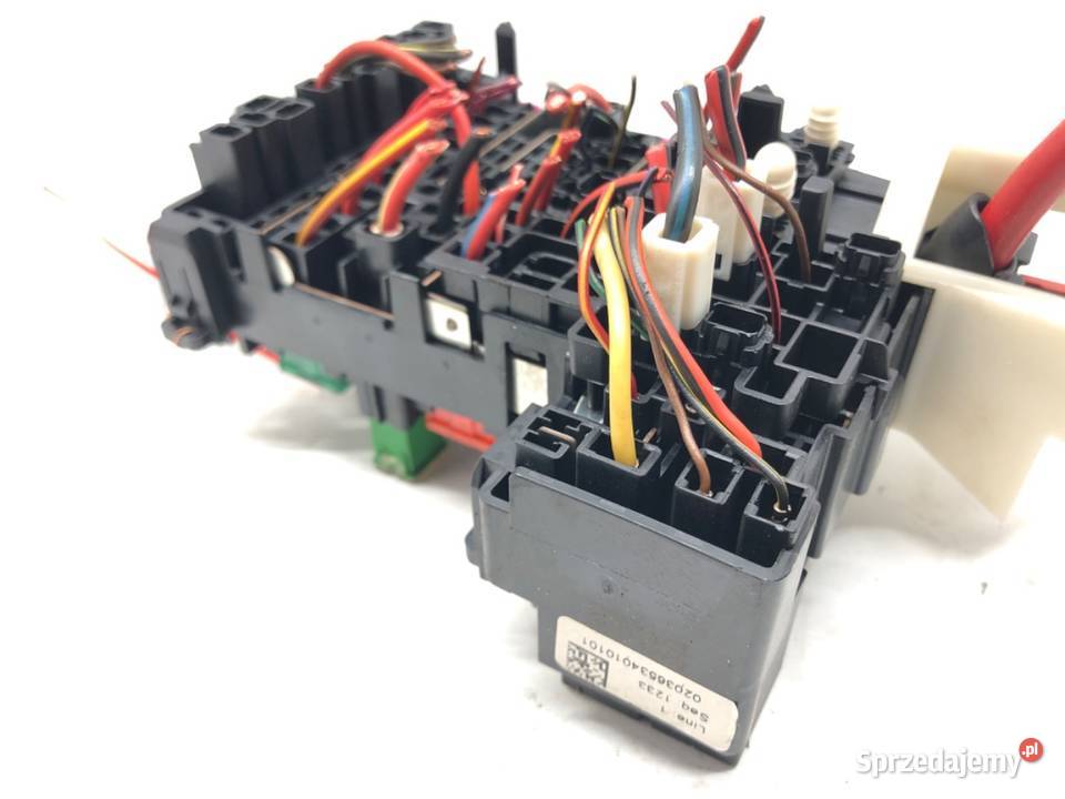 SKRZYNKA BEZPIECZNIKÓW VW GOLF VII Hatchback 16 osobowe sprzedam