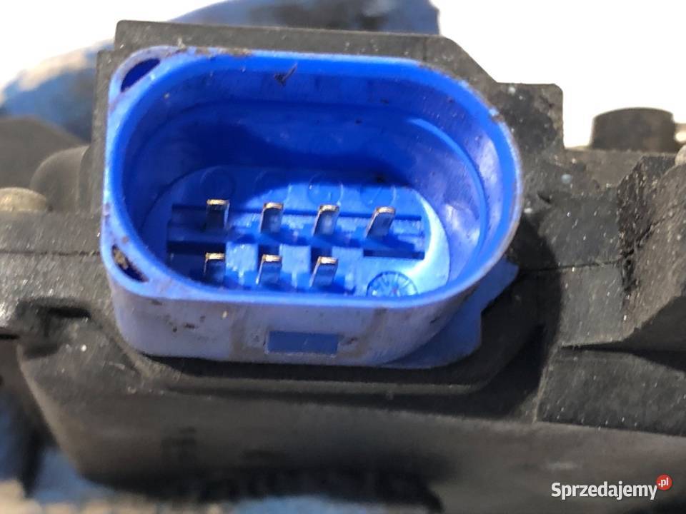 ZAMEK DRZWI PRAWY PRZÓD AUDI A3 8P Hatchback