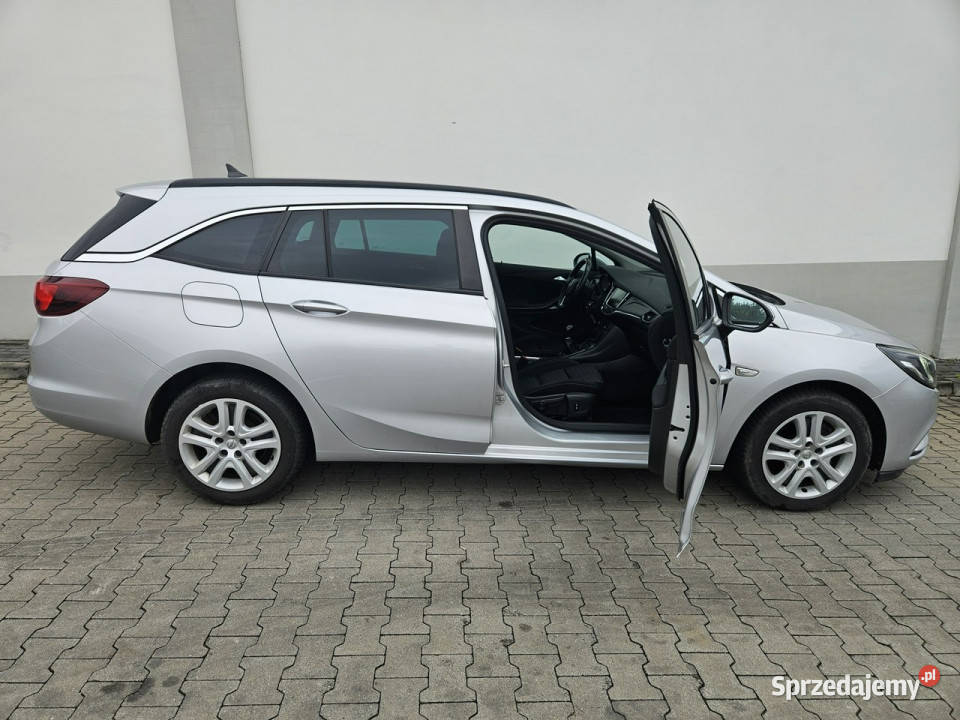 Opel Astra Ledy Nawigacja Serwis Bezwypadkowa K garażowany śląskie