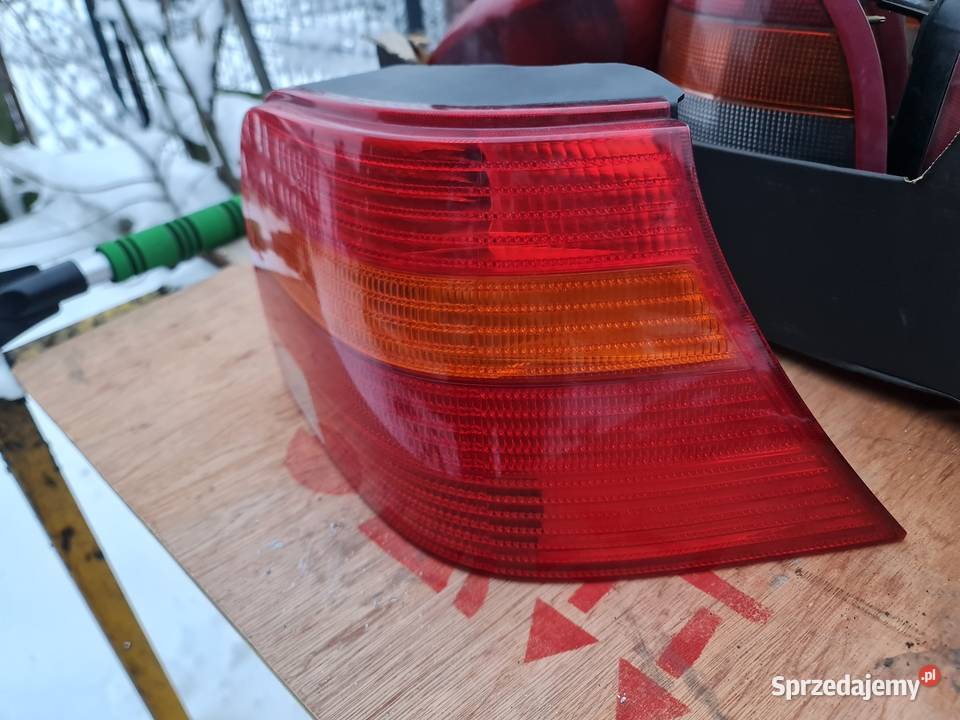 Vw Golf 4 lampa prawy tył Żory