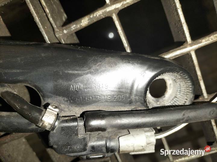 Ramię wycieraczki lewy przód BME 65 E66 Poręba