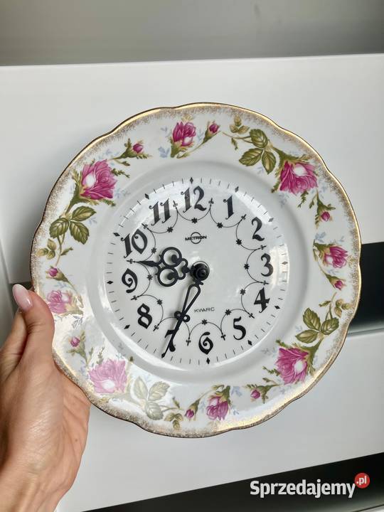 Piękny porcelanowy zegar ścienny wiszący Metron