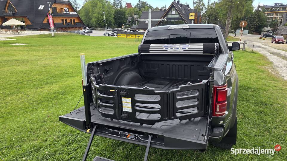 Ford F 150 Raptor Auto doinwestowane w stanie