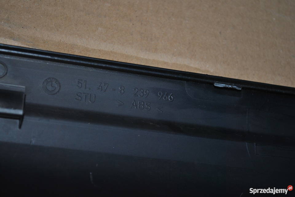 Listwa progowa prawa BMW E46 COUPE CABRIO osobowe Poręba