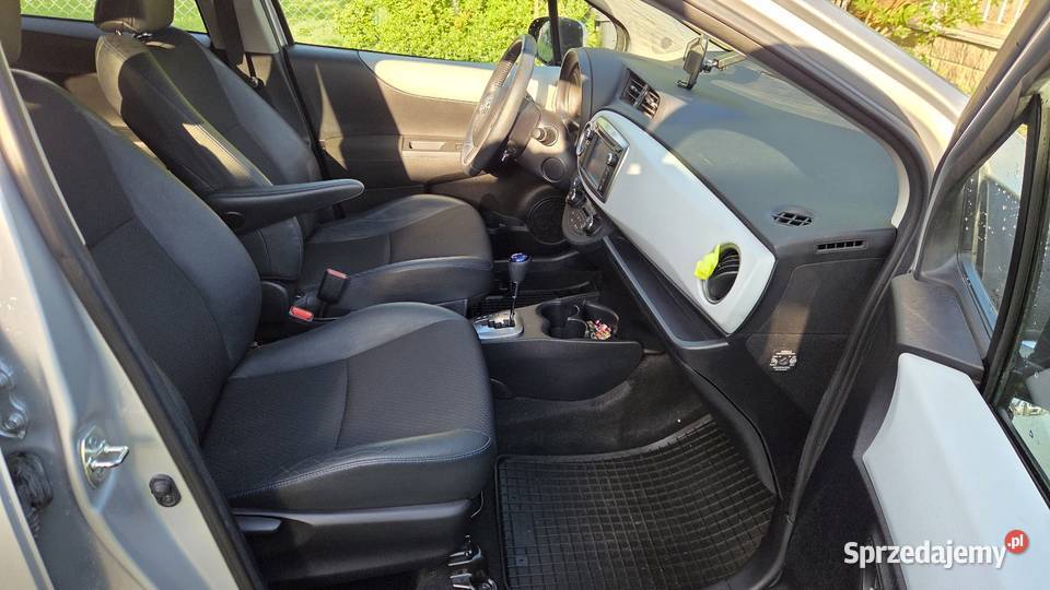 Toyota Yaris Hybryda Automat 52 przebiegu autoalarm Gdańsk