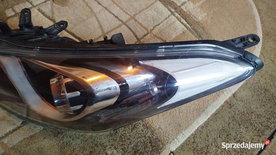 Lewy reflektor lampa Hyundai i30 II GD