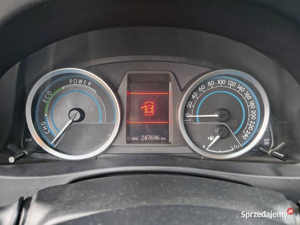 Toyota Auris 18 Hybryda Glinnik