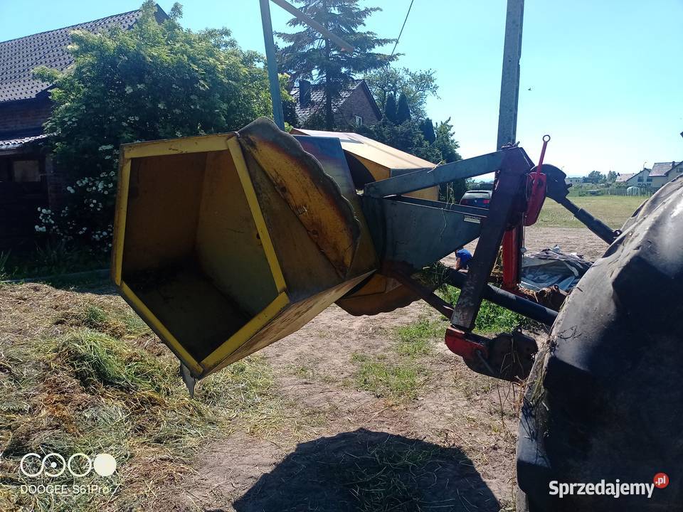 Rozbijak do trawy kukurydzy pryzm równarka