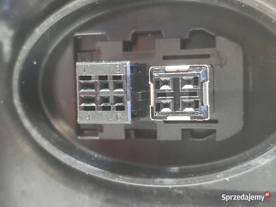 LAMPA PRAWA BMW F10 F11 PRZEDNIA prawy przód BI osobowe Rudka