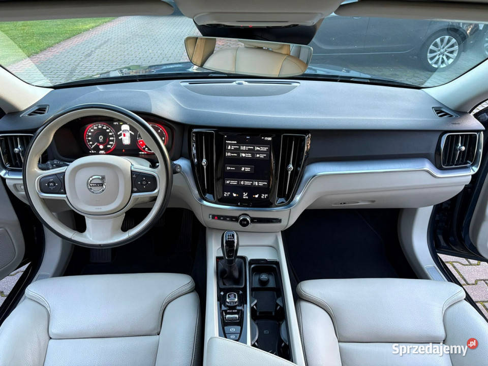 Volvo V60 20 D3 Skóry Podgrzewane fotele Kamera ESP mazowieckie Lipówki sprzedam