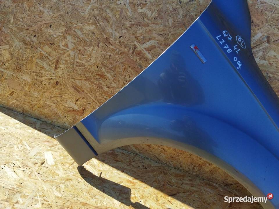 BŁOTNIK PRAWY PRZÓD AUDI Q7 4L LY7E ORYGINAŁ osobowe Przystajń