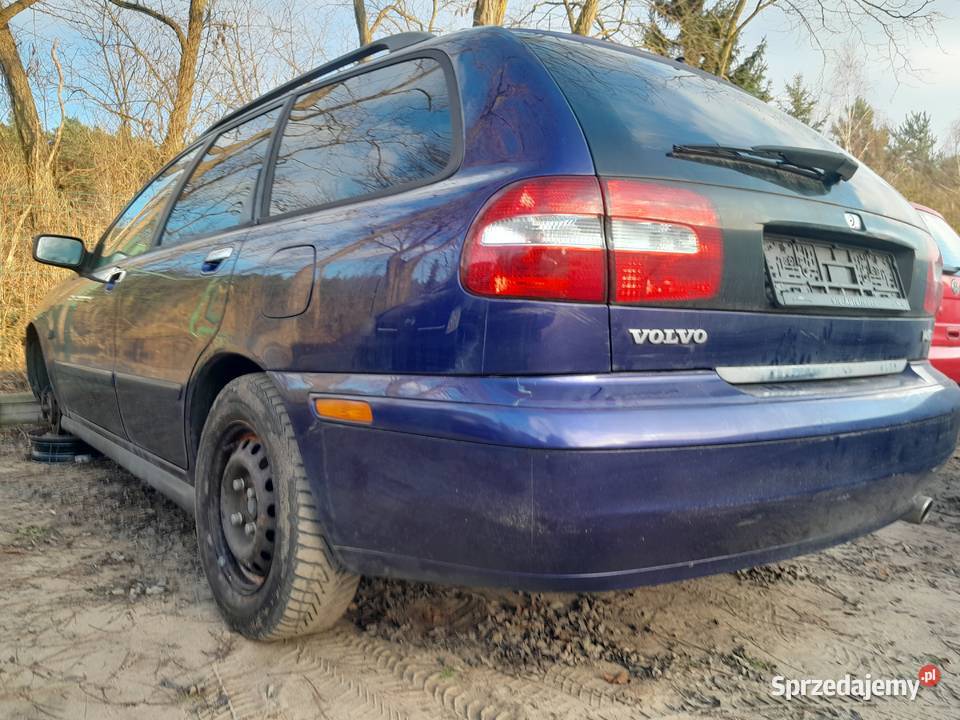 Volvo V40 18 benzyna 116 2003r Lift z de kombi Wronki sprzedam