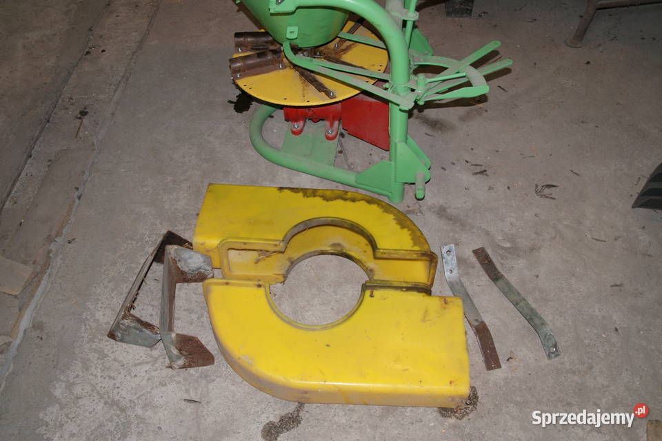 Rozsiewacz lej RNZ Brzeg z przystawką Rozkopaczew sprzedam