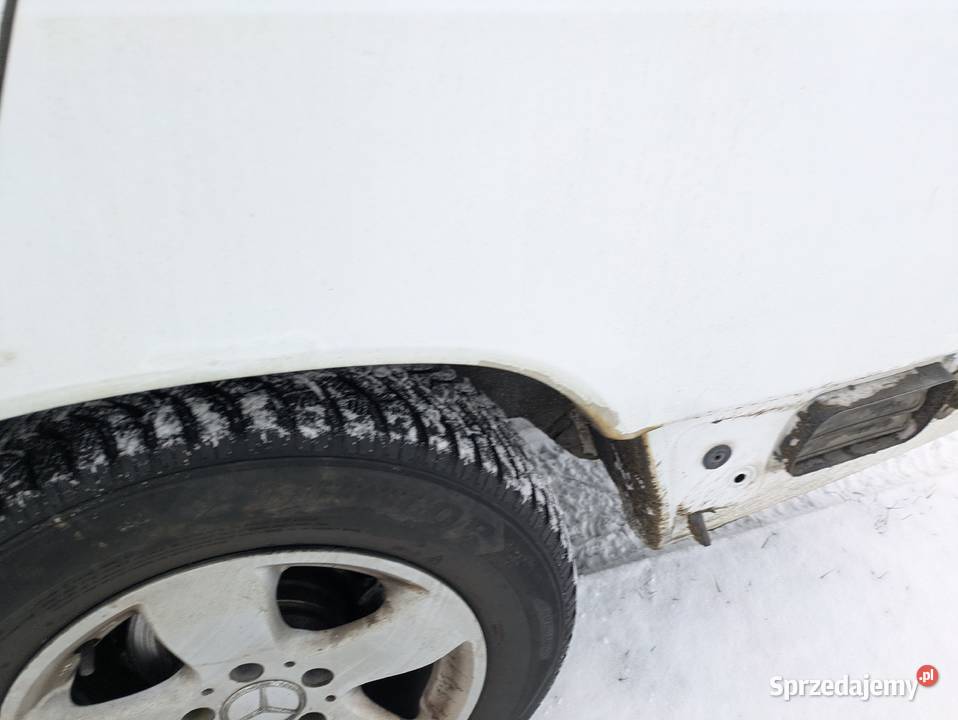 W124 Mercedes Benz wąska listwa 230e 23 benzyna Wołczyn