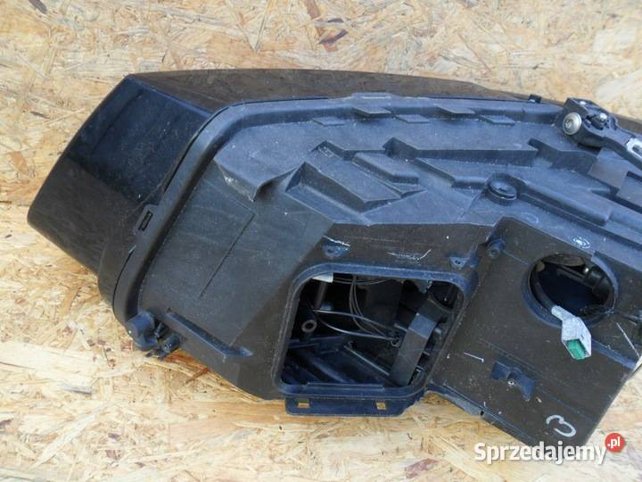 AUDI Q5 LAMPA REFLEKTOR PRAWY XENON osobowe wielkopolskie
