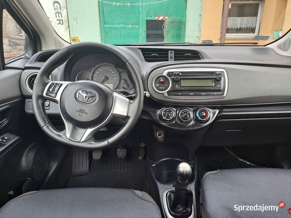 Sprzedam tanio toyotę YARIS 10 2012 1000cm3 Kutno