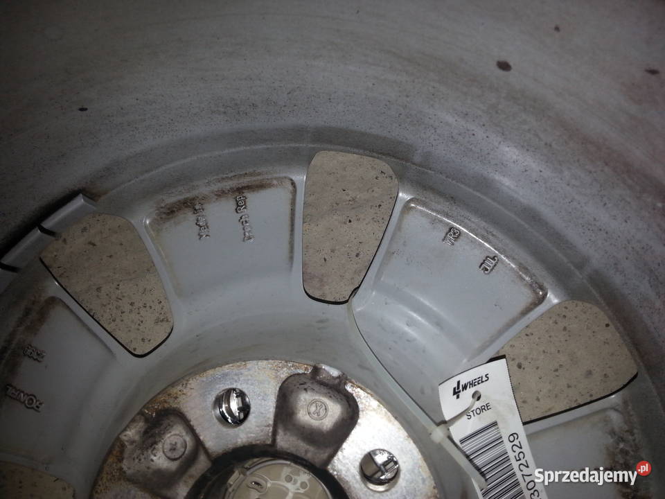 Audi A4 A6 felgi z oponami Pirelii 16 22560 Volkswagen (oryginalne) Grodzisk Wielkopolski