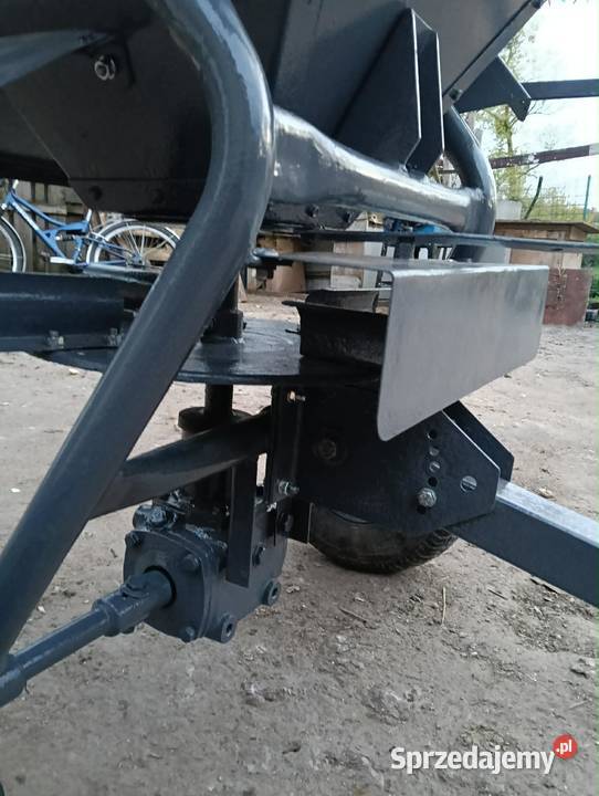 Rozsiewacz rozrzutnikNawozu soli trawy piasku