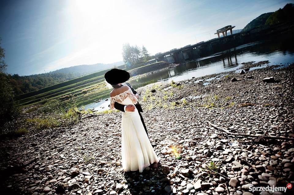 Piękna suknia ślubna z toczkiem Kraków sprzedam